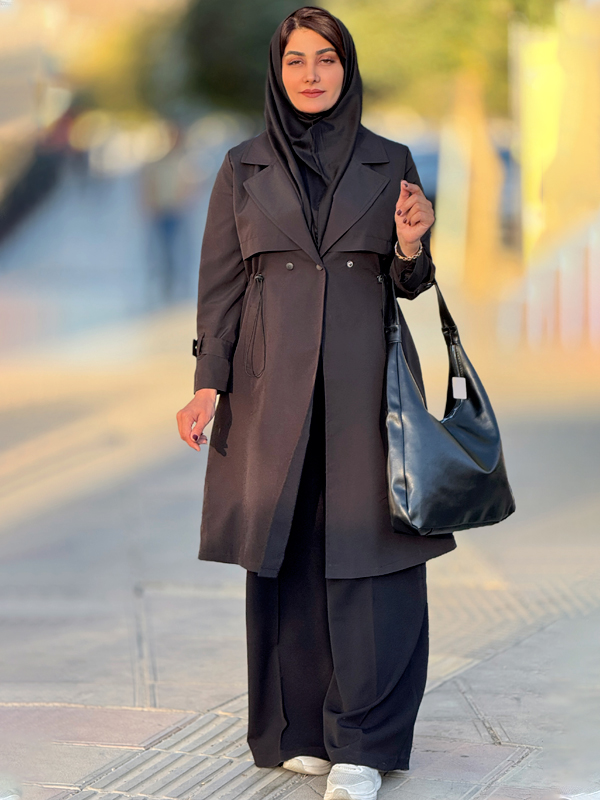 Two-button raincoat with elastic waist1