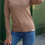 Button-down collar blouse1