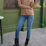 Button-down collar blouse2