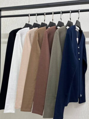 Button-down collar blouse3