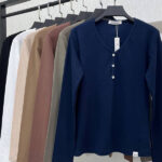 Button-down collar blouse4