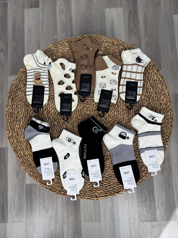 Patterned match socks