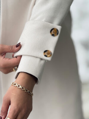 Two-button sleeve jacket1