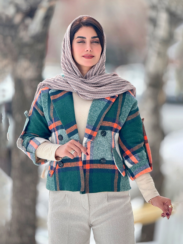 Four-piece suit jacket with pocket 1