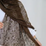 نمای نزدیک شال گیپور 3066 رنگ قهوه ای