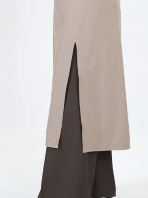 نمای پایین مانتو بزیاق چاکدار بلند مدل 10493 رنگ نسکافه ای